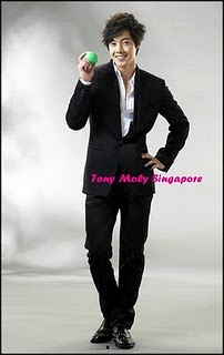 Kim Hyun Joong – Tony Moly Singapur 36727_121374751240885_121084751269885_138876_7235021_n